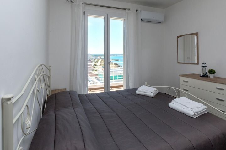 Room 43 of 56