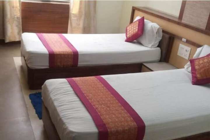 Room 4 of 31