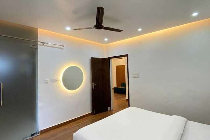Room 20 of 143