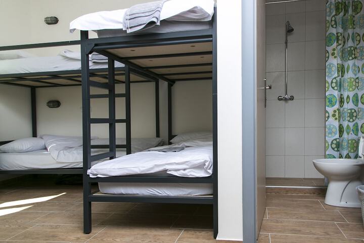 Room 30 of 65