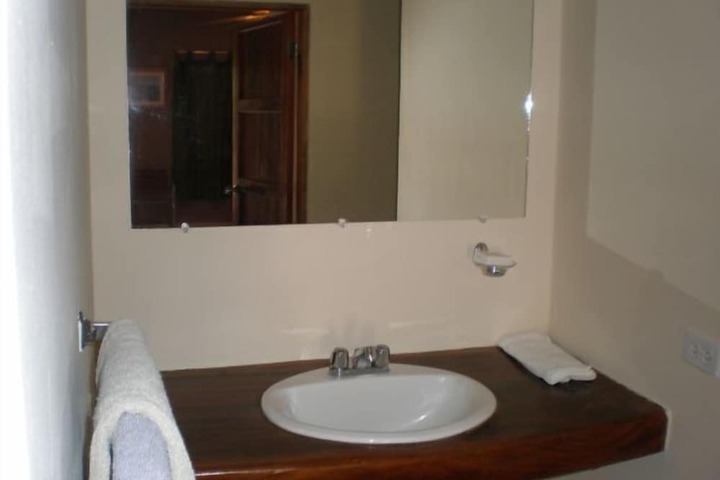 Room 17 of 27