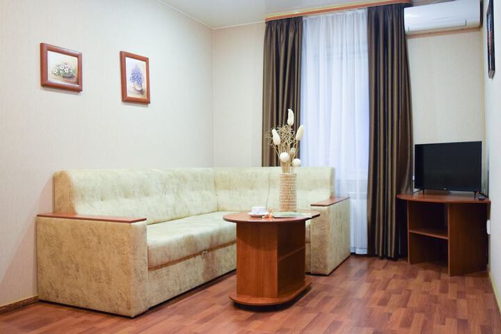Room 27 of 46