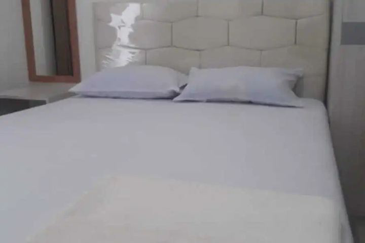 Room 5 of 15