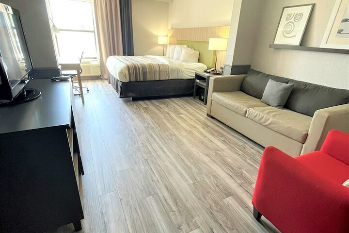 1 King Bed (14 of 20)