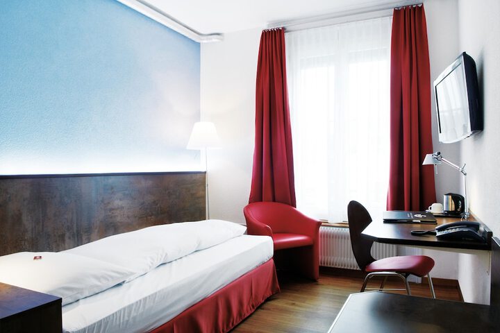 Room 43 of 58