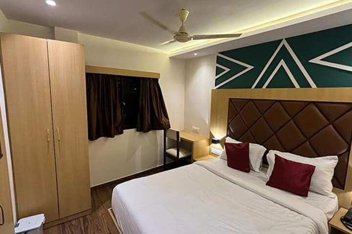 Room 12 of 21