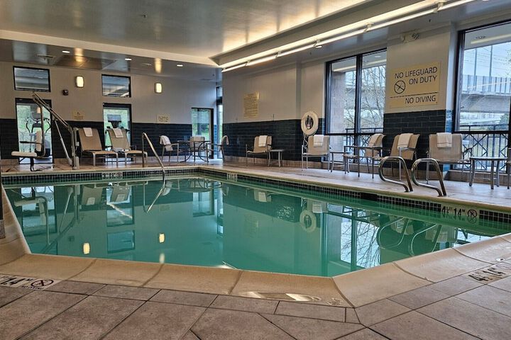 Pool Hotel