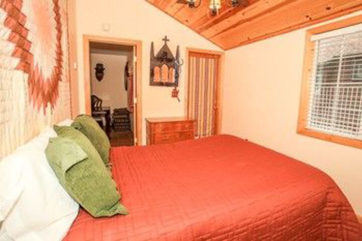 Room 12 of 32