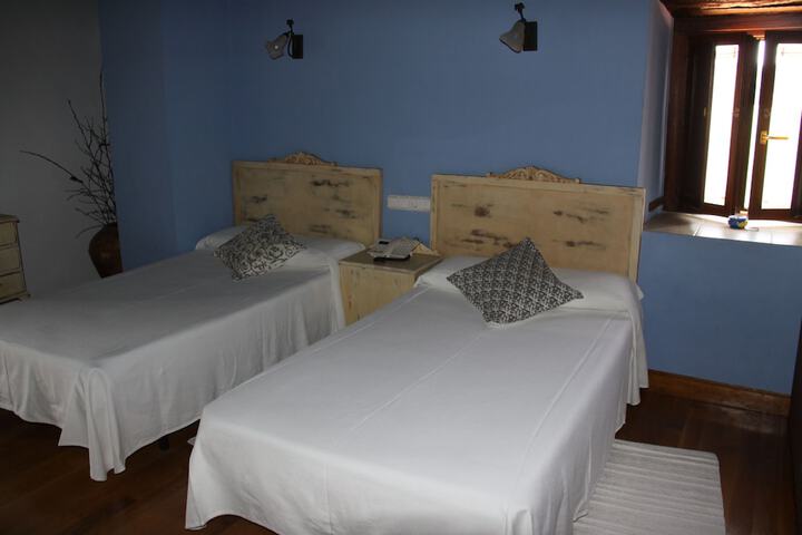 Room 4 of 17