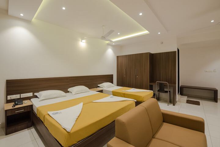 Room 12 of 38