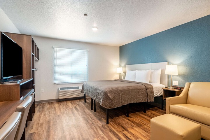 Standard | King Bed (6 of 13)