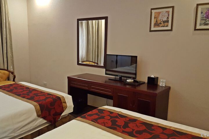 Room 8 of 49