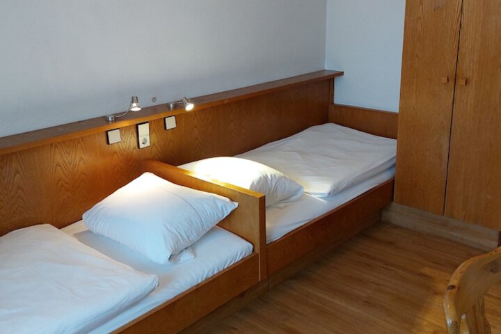 Room 7 of 24