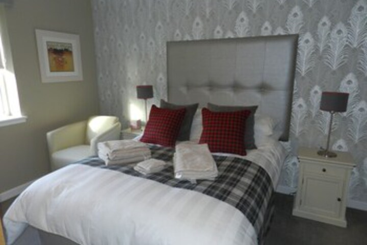 Room 6 of 7