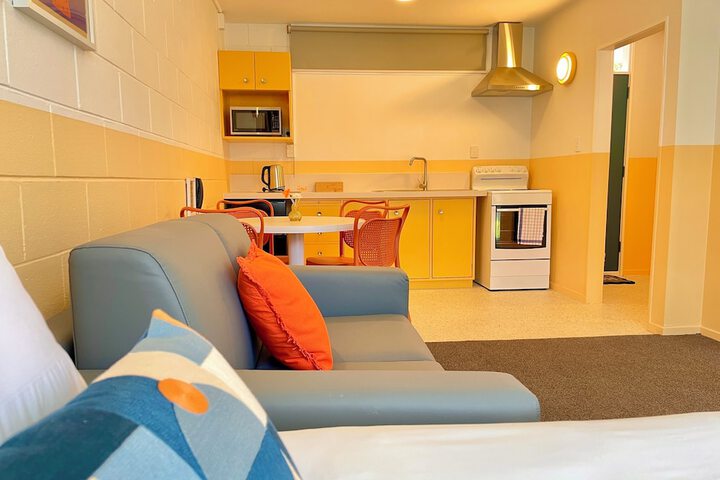 Room 60 of 98