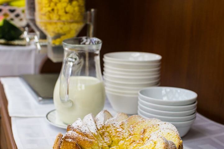 Breakfast/Coffee Service 38 of 53