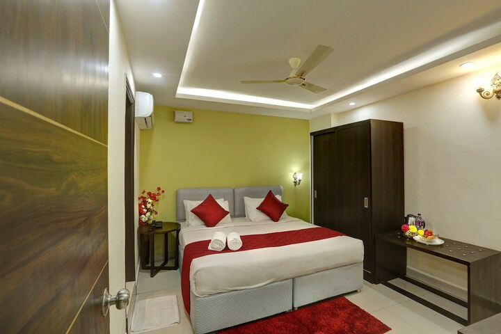 Room 8 of 33