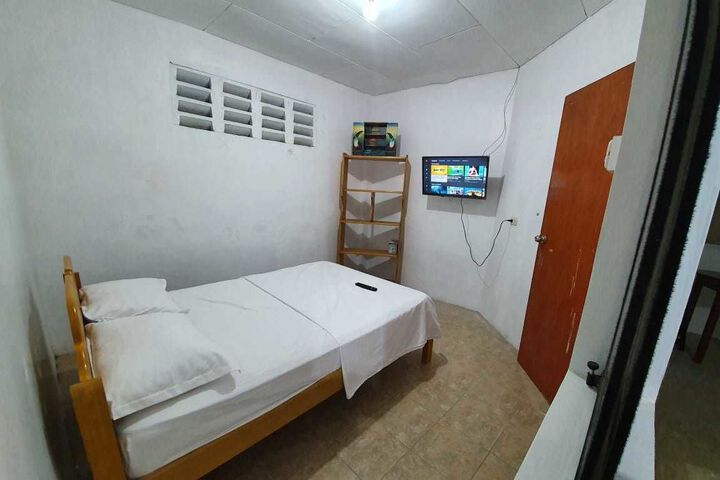 Room 2 of 8