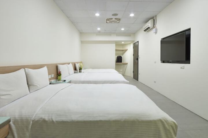 Room 15 of 31