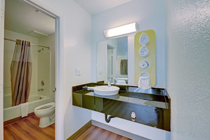 2 Queen Beds (8 of 24)