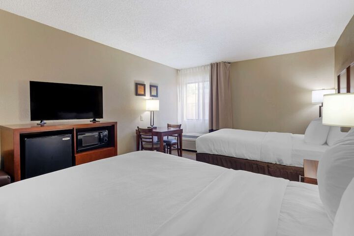 Room 7 of 28