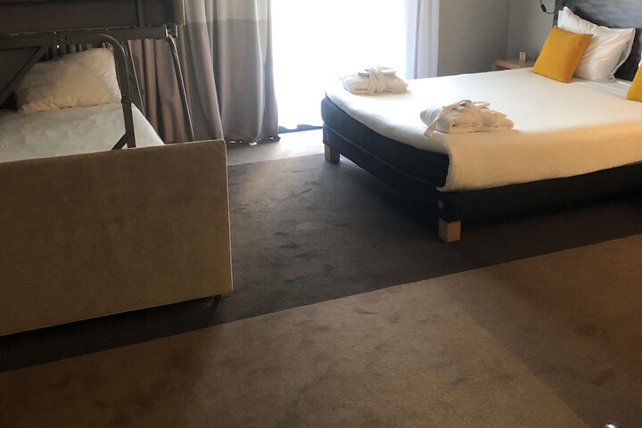 Room 27 of 80