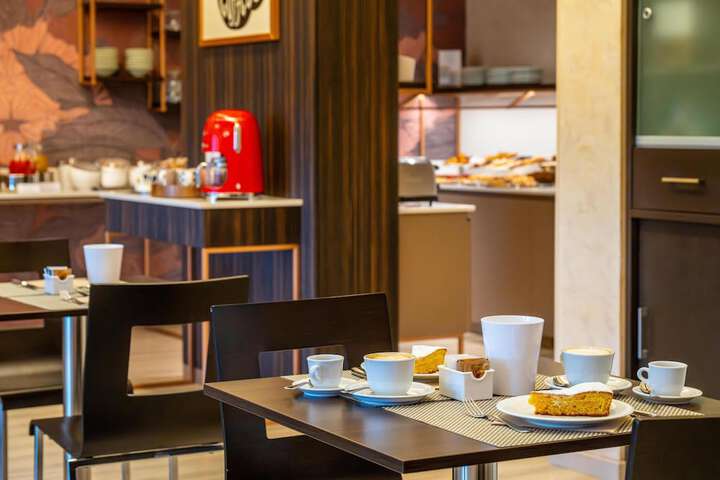 Breakfast/Coffee Service 38 of 54
