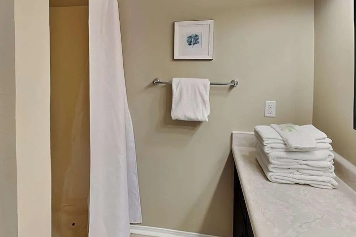 Room 9 of 15