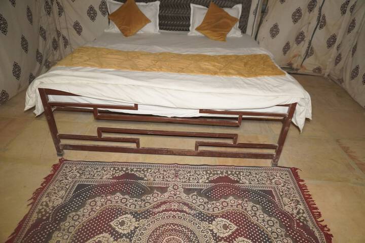 Room 26 of 85