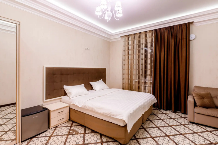 Room 12 of 14