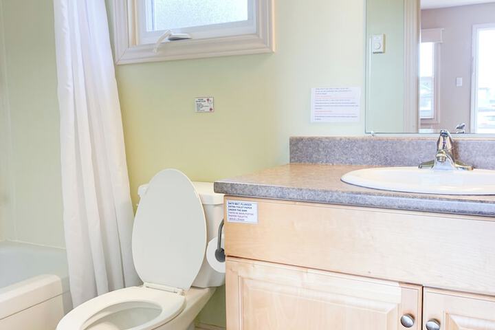 Room 7 of 8