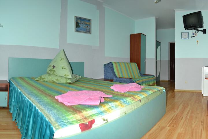 Room 10 of 60