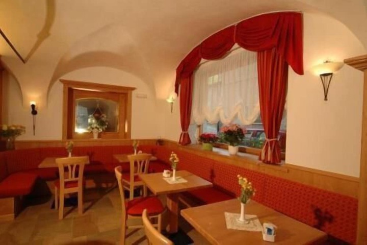 Dining Photos