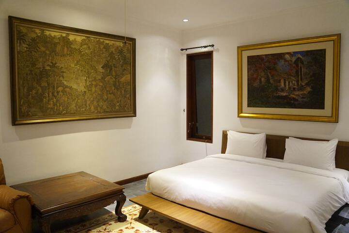 Room 4 of 40