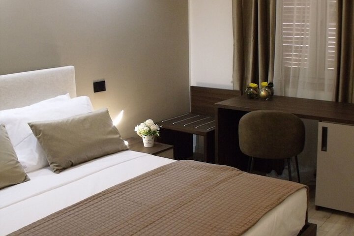 Room 5 of 30