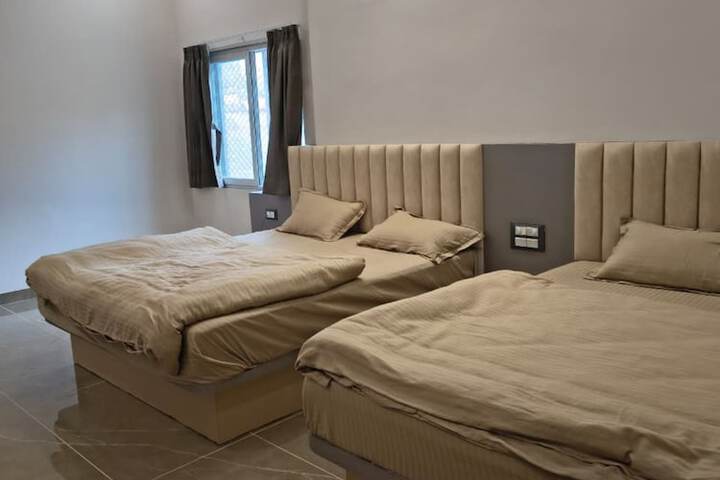 Room 8 of 72