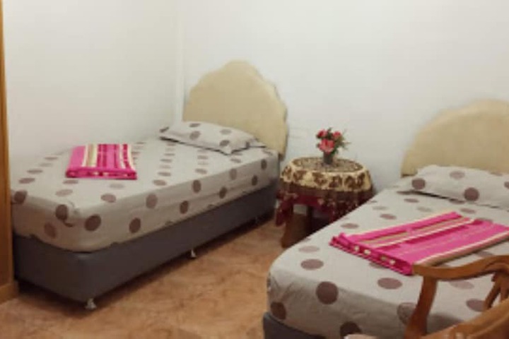 Room 5 of 25