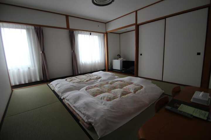 Room 9 of 15