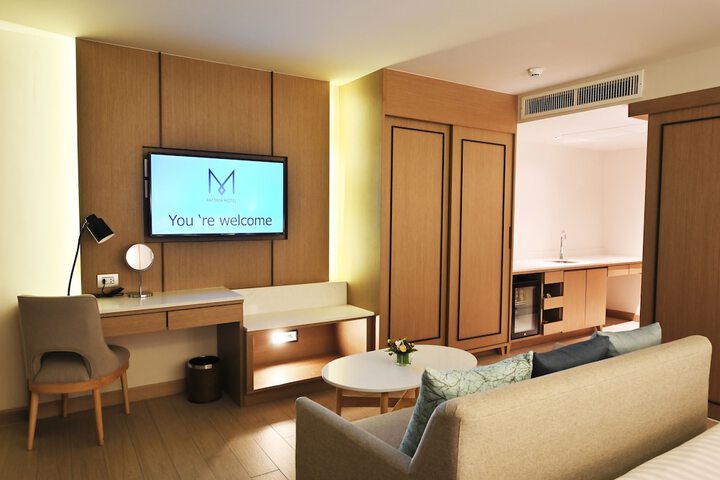 Room 42 of 165