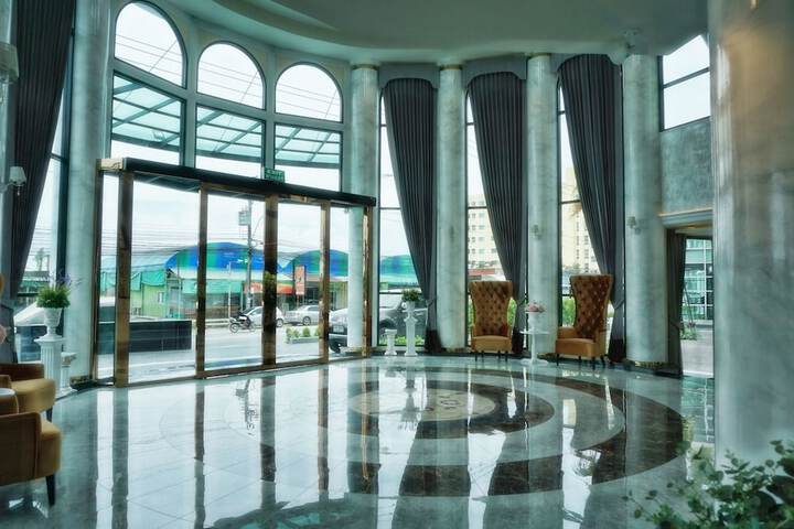 Hotel 2 of 150