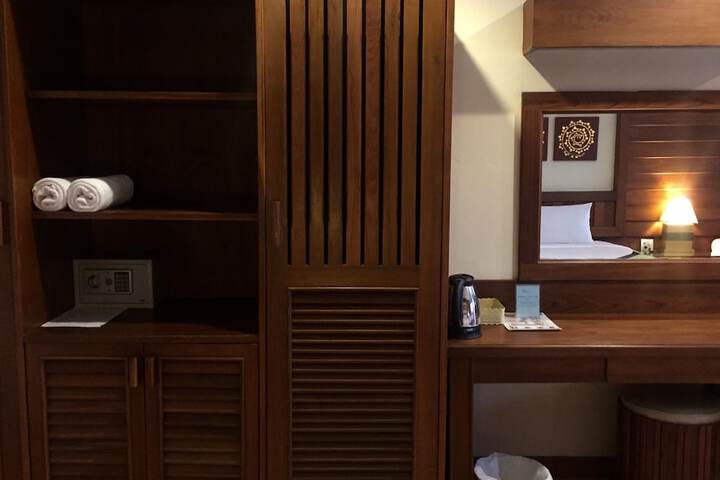 Room 19 of 46