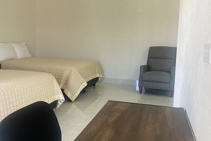 Room 26 of 211