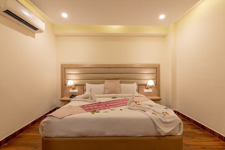 Room 29 of 53