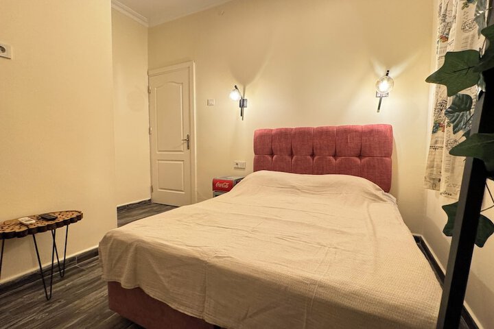 Room 4 of 23