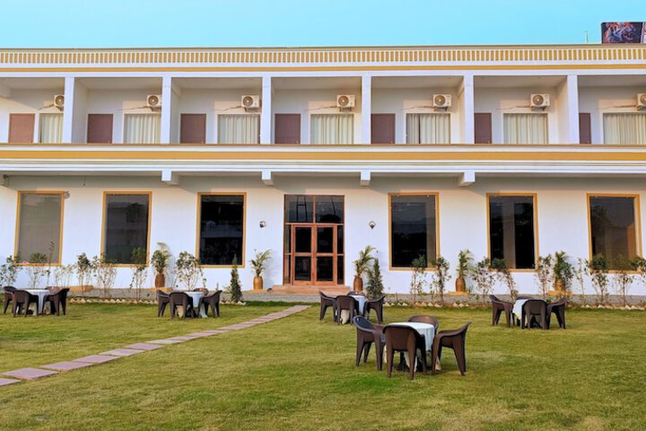 Hotel 74 of 87
