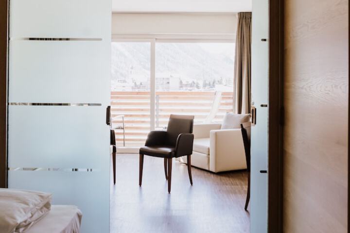 Room 16 of 199