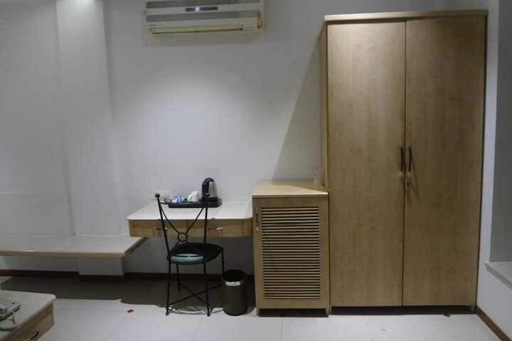 Room 22 of 44