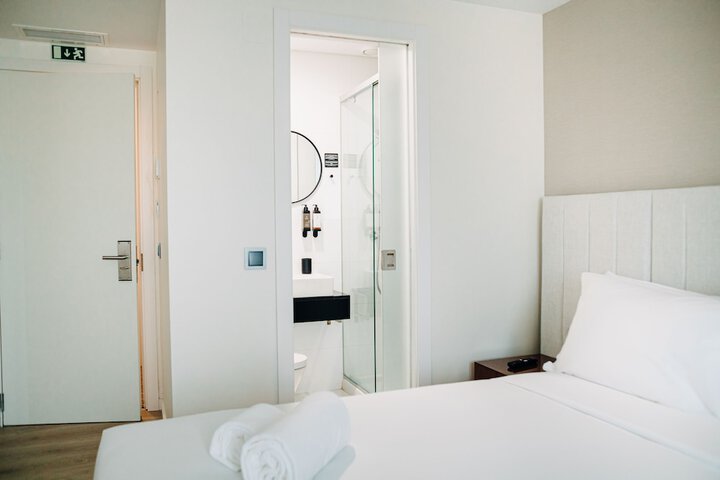 Room 22 of 164
