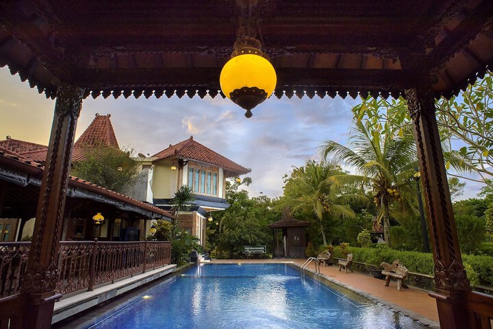 Pool 20 of 43