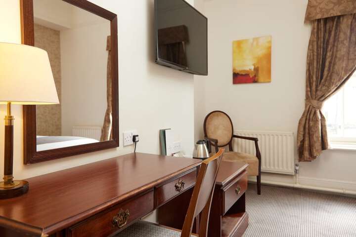 Room 9 of 45